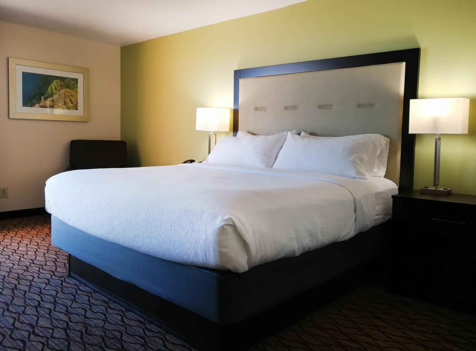 Standard King Room with Bay View